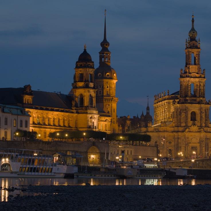Outdoor terrace seating suitable for families in Amsterdam
